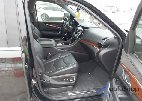 2018 Cadillac Escalade Esv Luxury z USA, uszkodzony, nr VIN 1GYS4HKJ8JR266682